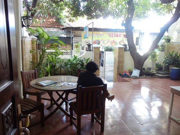 ジャラン・ジャクサのブロエン・スティーン・ホステル Bloem Steen Hostel_d0360509_1834413.jpg