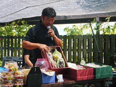 熊本ぶどう　社方園　朝採りの種なしぶどうを大好評販売中！平成30年8月19日(日)は“第11回ぶどう祭り”_a0254656_18004569.jpg