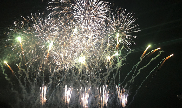 八景島シーパラダイス花火写真&花火動画アップ!2018年*動画も写真も同時にすべてiPhone撮影_e0171573_197328.jpg