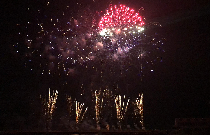 八景島シーパラダイス花火写真&花火動画アップ!2018年*動画も写真も同時にすべてiPhone撮影_e0171573_1975538.jpg