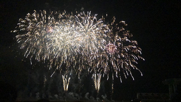 八景島シーパラダイス花火写真&花火動画アップ!2018年*動画も写真も同時にすべてiPhone撮影_e0171573_1982246.jpg