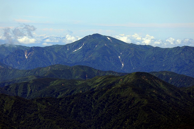 晴天の月山_e0137200_1643518.jpg