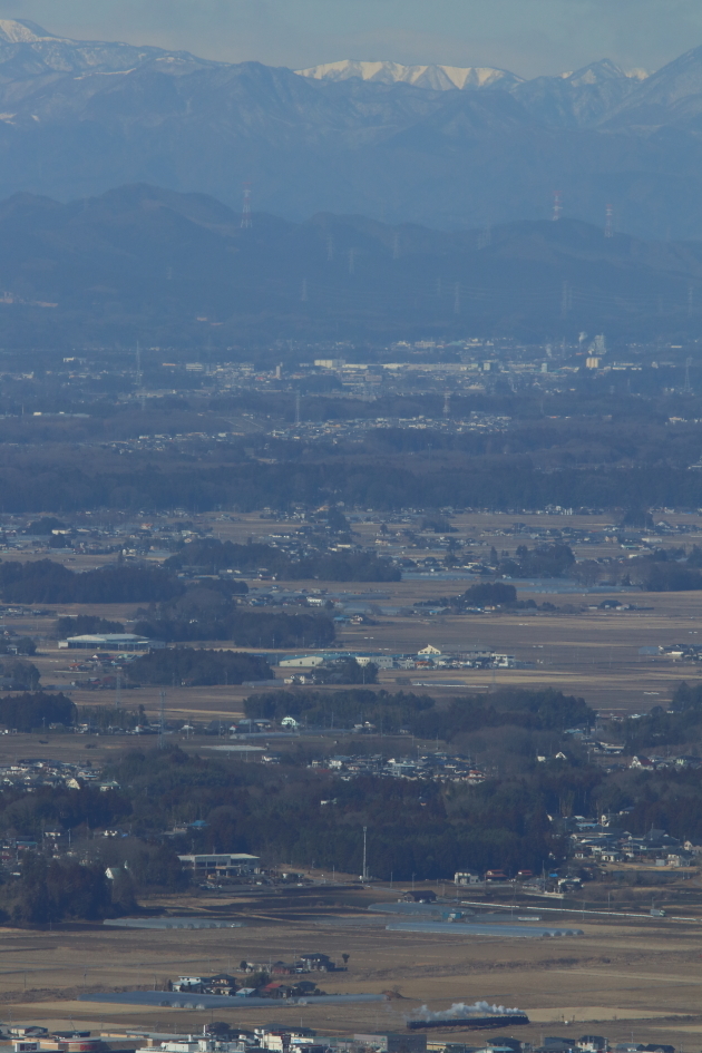 遠くに雪山を望む芳賀野に小さな白煙 - 2018年冬・真岡 -_b0190710_21555600.jpg