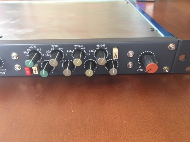 NEVE V1 EQラックマウント : ambience sounddesign NEVE V1 EQラックマウント : ambience sounddesign