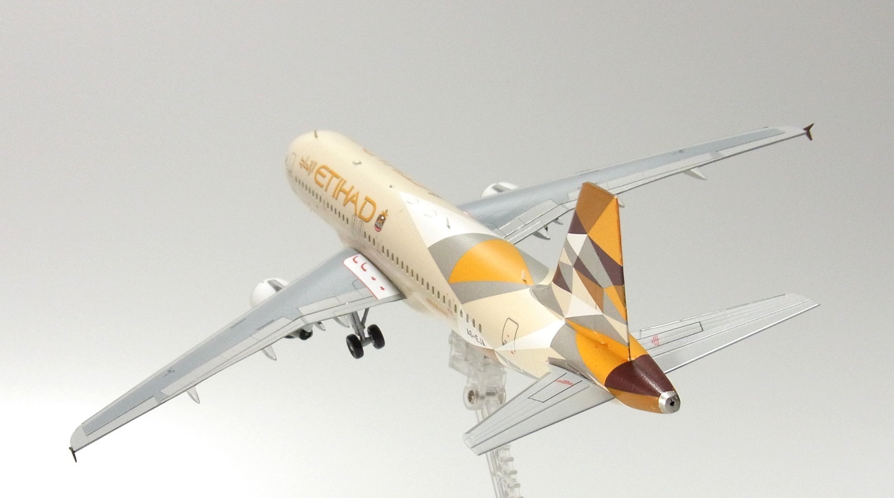 ドイツレベル 1/144 エアバス A320 “エティハド航空&quot; プラモデル qqffhab Amazon | ドイツレベル 1/144 エアバス A320 “エティハド航空