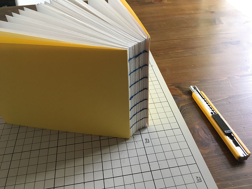 写真アルバムの本体を手作り中 Yukaiの暮らしを愉しむヒント