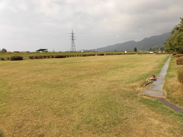 雨が降らず、うだる暑さの中で行われた「第23回 富士市ジュニアゲートボール大会」_f0141310_07335760.jpg