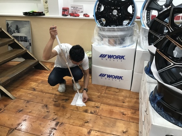8月17日(木)TOMMYBASE スタッフブログ ☆ランクル200 WALDコンプリートカー納車☆_b0127002_11311701.jpeg