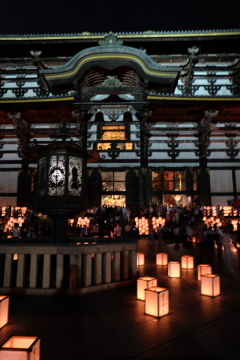 お盆の夜に〜奈良、東大寺の万灯供養会 : ローマ、ヴェネツィア 
