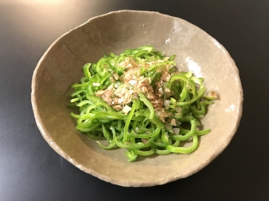 ピーマンサラダ ぼっちオバサン食堂 ピーマンサラダ ぼっちオバサン食堂