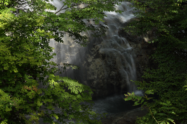 奥四万湖 しゃくなげの滝 _a0357206_21130629.jpg