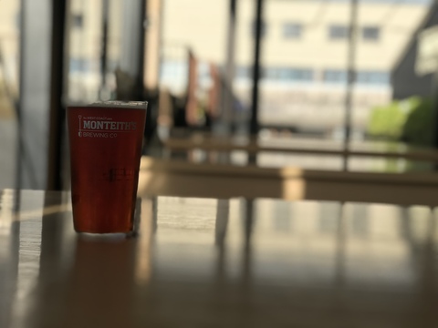 冬のニュージーランド旅(21)グレイマウスのビール Monteith\'s Brewery_c0212604_964010.jpg