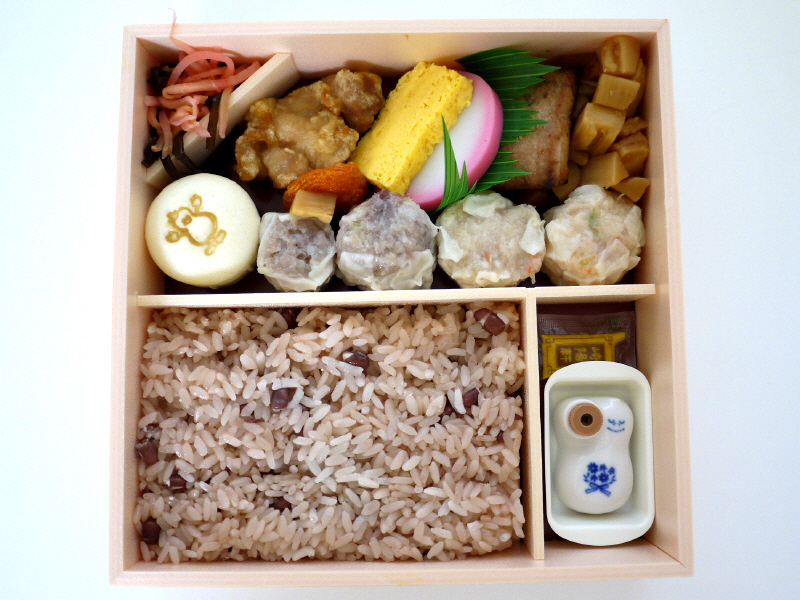 味くらべシウマイ弁当　【茅ヶ崎　崎陽軒】_b0153224_18004312.jpg