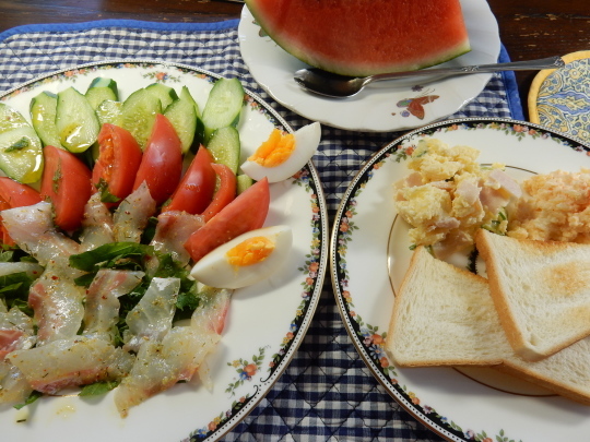 ’18,8,19(日)鯛のカルパッチョとBBH散歩!_f0060461_09513390.jpg