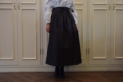 ラップスカートで 大人シックに 。_b0110582_12255658.jpg