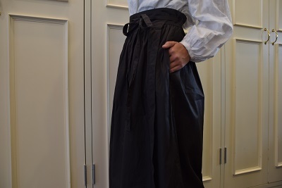 ラップスカートで 大人シックに 。_b0110582_12262843.jpg