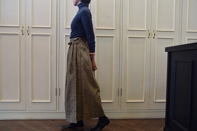 ラップスカートで 大人シックに 。_b0110582_12271685.jpg