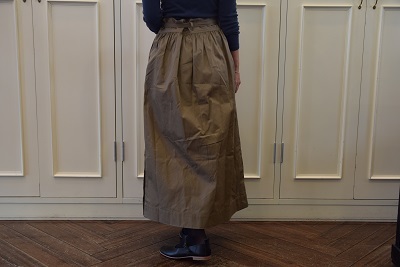 ラップスカートで 大人シックに 。_b0110582_12273612.jpg