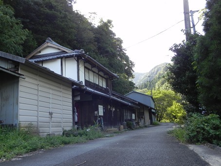 f0213825_08353319.jpg