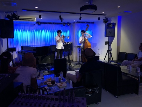 広島 Jazzlive comin 本日8月21日はジャズボーカルです。_b0115606_11191442.jpeg