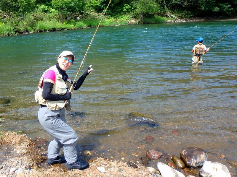 海渡り ヒグマの国で ニジマス釣り Go Go Fly Fishing