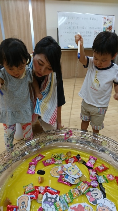 チャイルドパーク プール お菓子釣り 子育てサロン おおきくなあれ