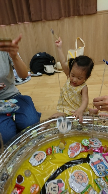 チャイルドパーク プール お菓子釣り 子育てサロン おおきくなあれ