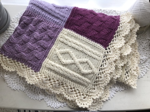 棒針編みのパッチワークブランケット完成*_f0348775_08083701.jpeg
