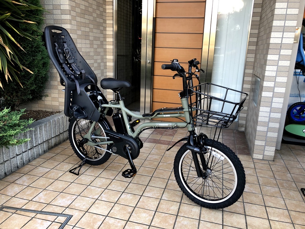 のすけ　Panasonic EZ　チャイルドシート対応 Panasonic EZ マットオリーブ＆ThuleYepp Nexxt Maxi ブラウン – csn-diary