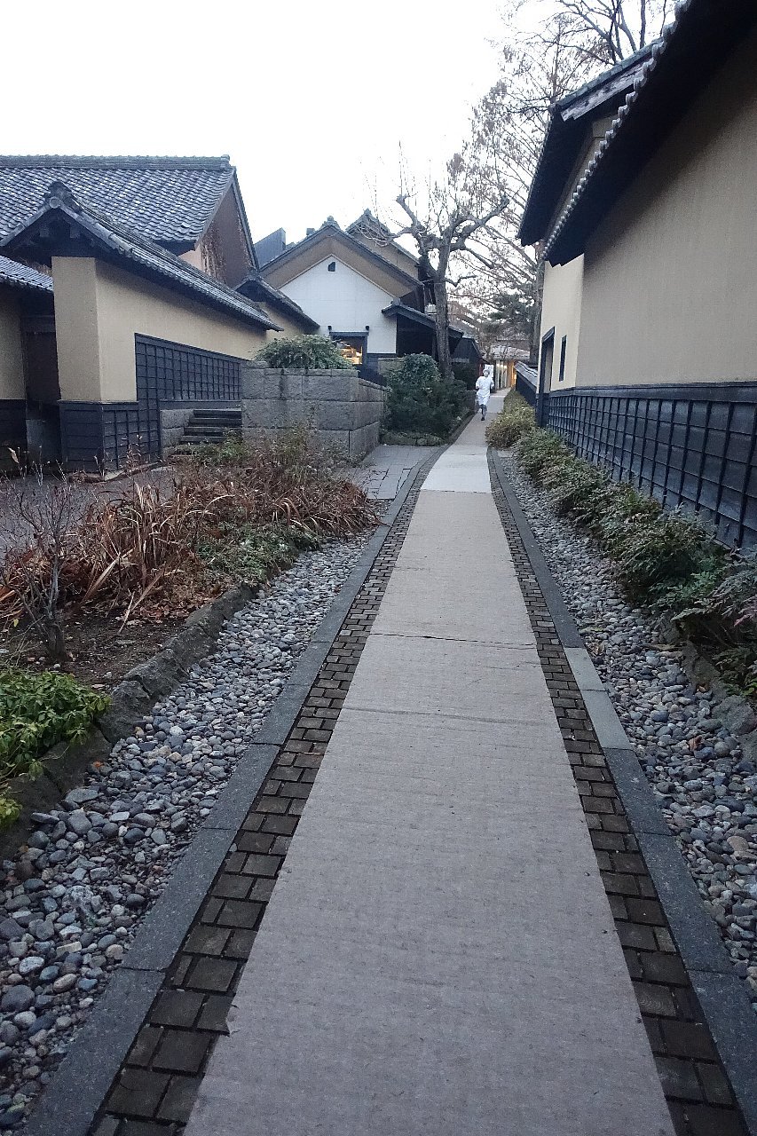 小布施の 栗の小径 レトロな建物を訪ねて 小布施の 栗の小径 レトロな建物を訪ねて