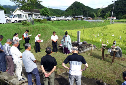 榊原信濃守塚跡碑の除幕_b0145296_17462232.jpg