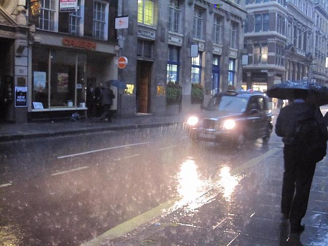 雨の中たくさんのご来店ありがとうございました(^^♪ランクル、ハマー、アルファード_b0127002_16023906.jpg