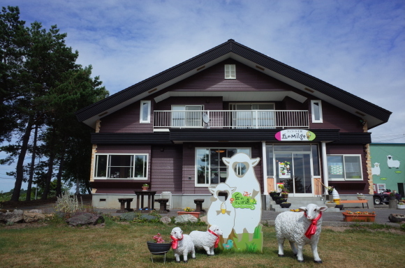 ジェラート工房 丘のミルジェ　北海道上川郡美瑛町/ジェラート カフェ 牧場～実家へ帰らせていただきます 2日目 その6_a0287336_20410873.jpg