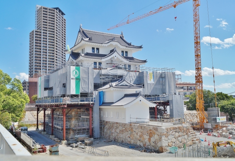 尼崎城は建設中、完成までもう一歩!_b0063958_15412494.jpg