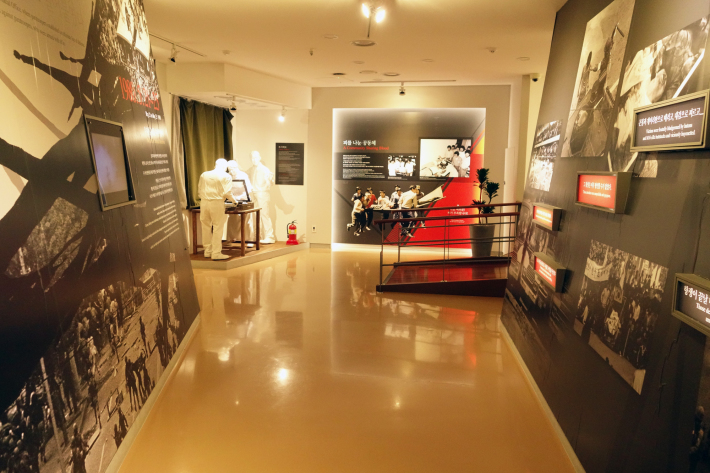 5.18民主化運動記録館 旧全羅南道庁 光州 チェキSQ6 2018年7月 光州・ソウルの旅(3)_f0117059_12375513.jpg