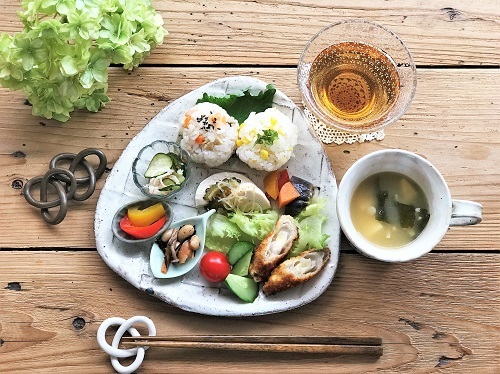 プレッツェルの箸置き と おうちごはん と お弁当_d0249193_23030510.jpg