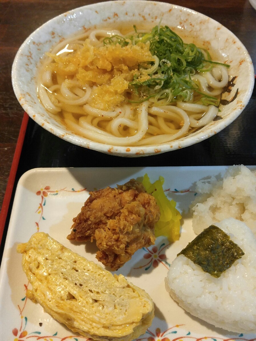 うどんの朝ごはん_c0124528_08514356.jpg