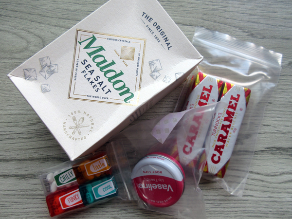 【イギリス土産】Tunnock\'s CARAMEL WAFER_c0152767_19462631.jpg