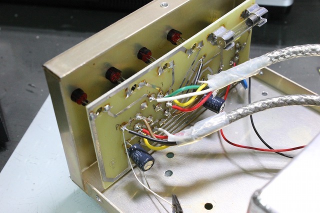 Rcs87.jpg アメリカ・アメリトロン社製 RCS-8V 5回路アンテナ切替器