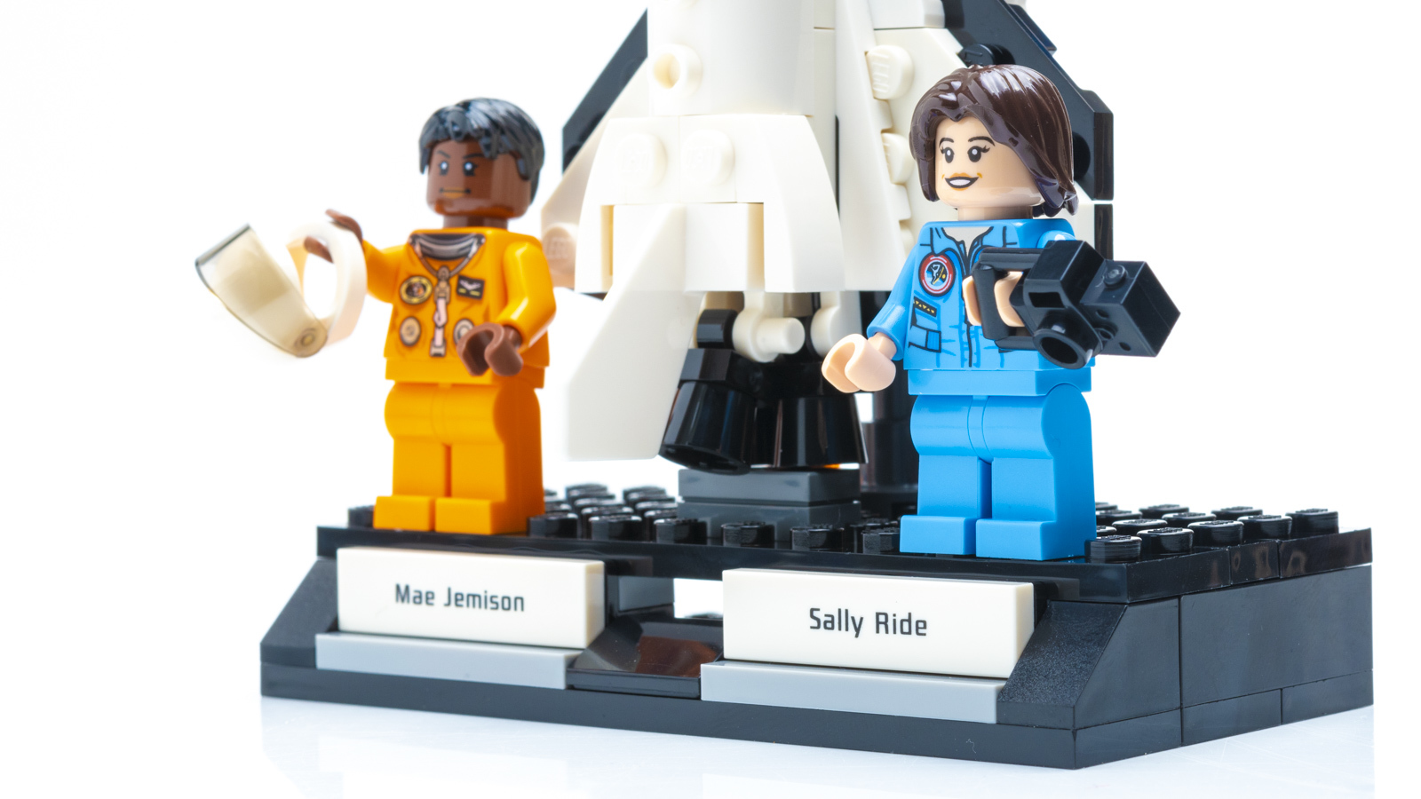 NASAの女たちを語るエモいレゴ、組みませんか。_b0029315_22574910.jpg