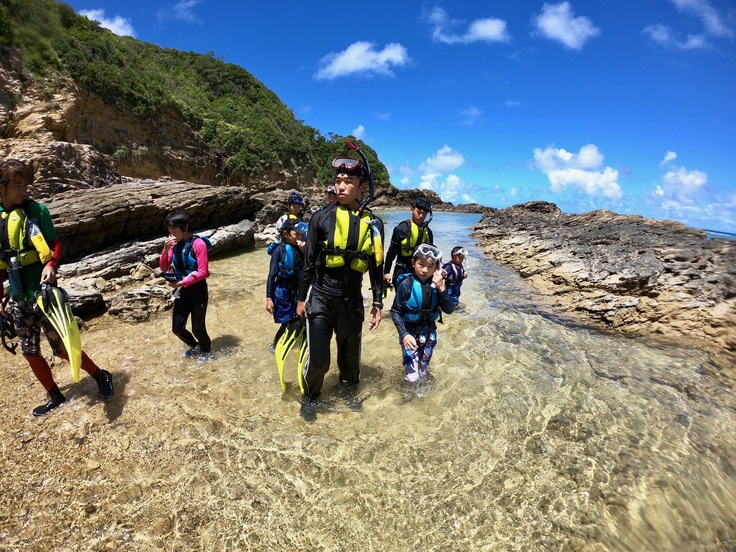 わんぱく冒険学校D〔３日目〕海の探検、とにかく真っ青で、どこまでも透き通る海が広がっていました！_d0363878_1701471.jpg