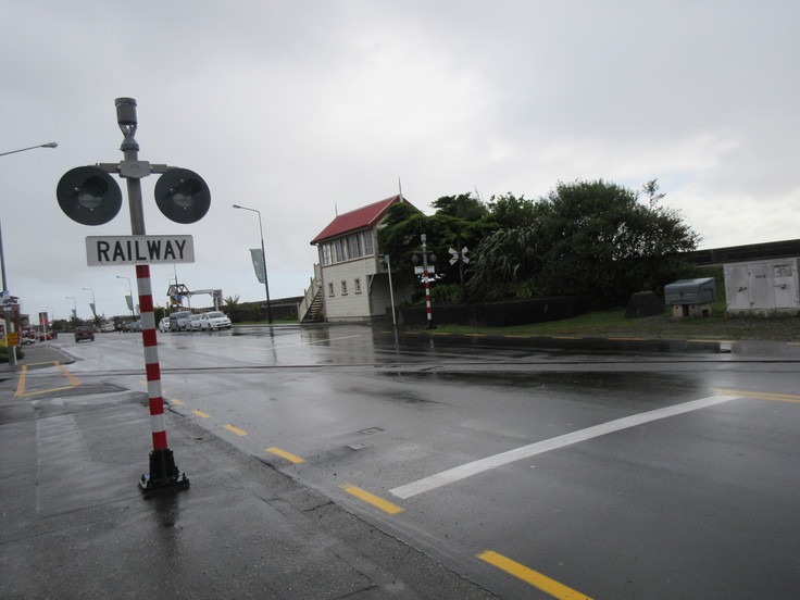 冬のニュージーランド旅(26)帰る朝の散歩☆橋を渡って向こう側へ。(Greymouth)_c0212604_20121425.jpg