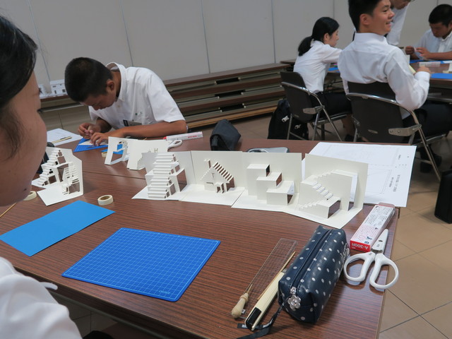 a0210108_22554234.jpg
