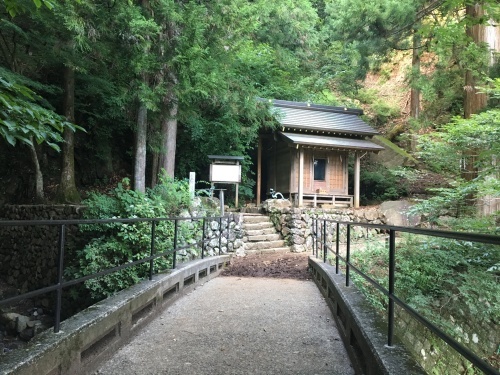 b0330040_04271779.jpeg