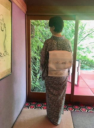 閑臥庵のお客様・多津子さまお洒落なモノトーンの着こなし_f0181251_18253043.jpg