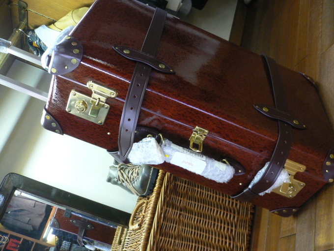 GLOBE-TROTTER : 倉敷オーダーセレクトショップ デボー グローブ