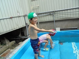 プール遊び ~さくら組~_c0212598_18114950.jpg