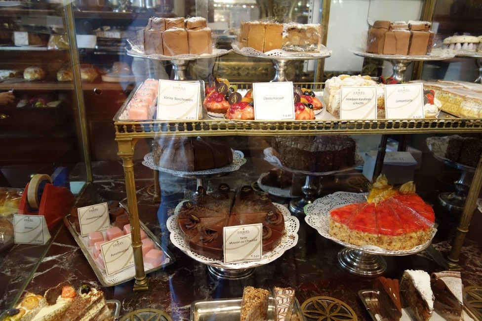 DEMEL_a0152501_11364234.jpg