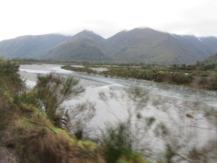 冬のニュージーランド旅（27）トランツアルパインでクライストチャーチに戻ります（飲み鉄Part２）_c0212604_646387.jpg