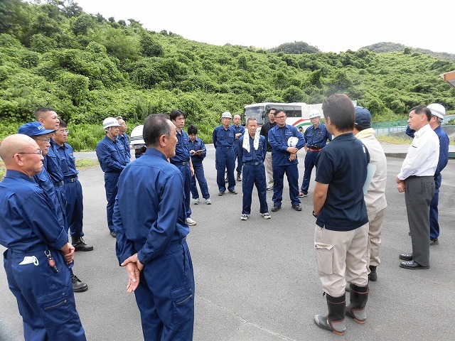 違反事業者は氏名等を公表! 議員有志で市内の土砂採取や埋め立ての状況について勉強会を開催_f0141310_07424449.jpg